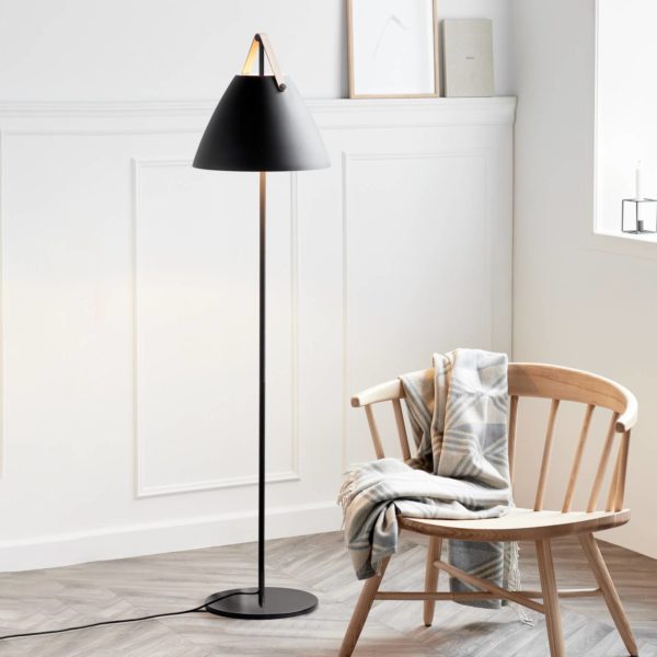 DFTP by Nordlux Lampadaire Strap en métal avec ruban cuir, noir DFTP by Nordlux