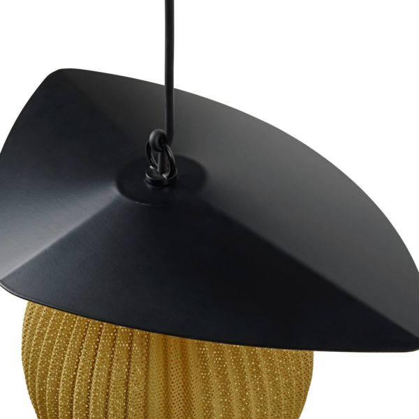 GUBI suspension d’extérieur Satellite, 57×36 cm, noir/or moutarde GUBI