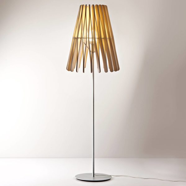 Fabbian Stick lampadaire en bois, conique Fabbian